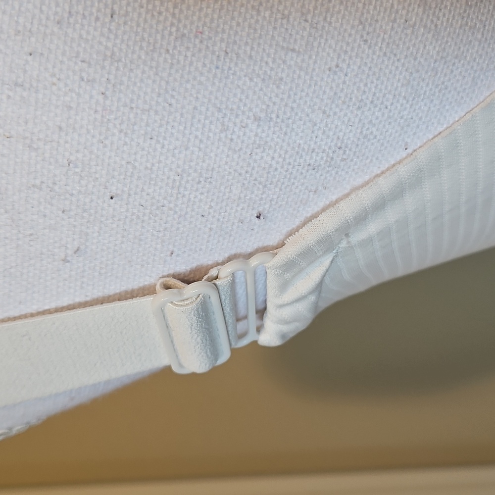 Cream Bra - Picture 4 of 5